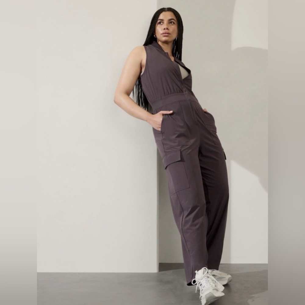 Athleta 4 Brooklyn Utility Jumpsuit Shale Purple Brown
Drawstring Ankles Size 4